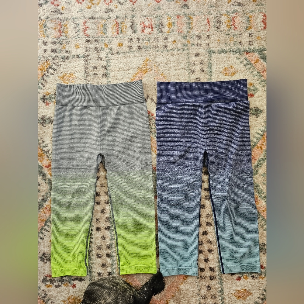 2 Pairs of Athletic Works Crop Leggings